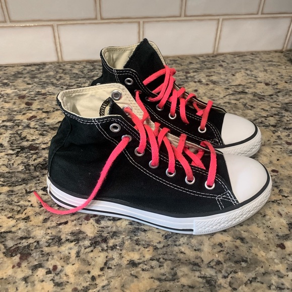 Converse All Star Chucks - Size Youth 2 - - Picture 2 of 6